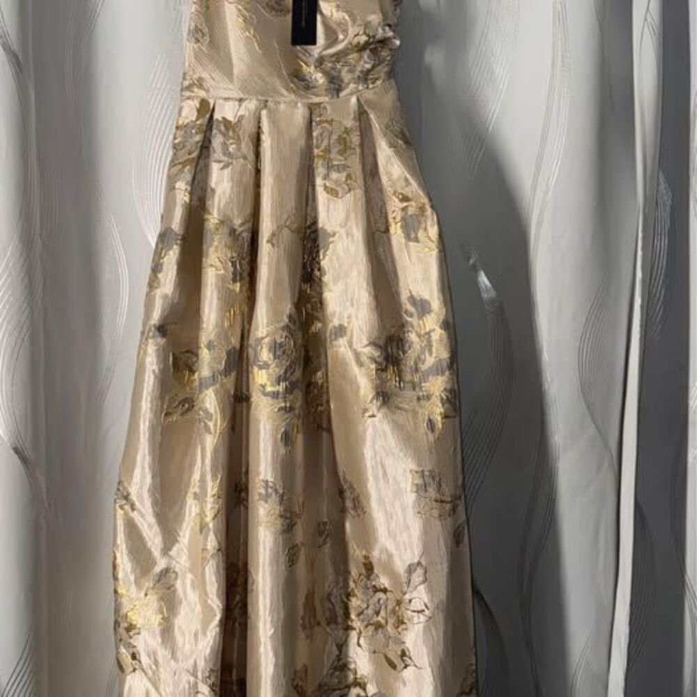 Donna Karan New York Metallic Floral Jacquard Ball Gown